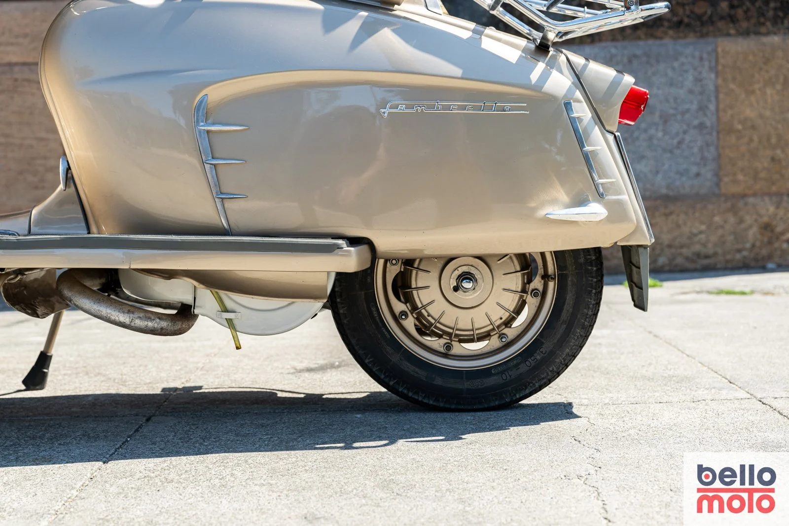 イタリアBOSATTA製 旧型 テールランプ vespa lambretta ScooterWest.com - TAILLIGHT ASSEMBLY CHROME ACORN STYLE VESPA VBB